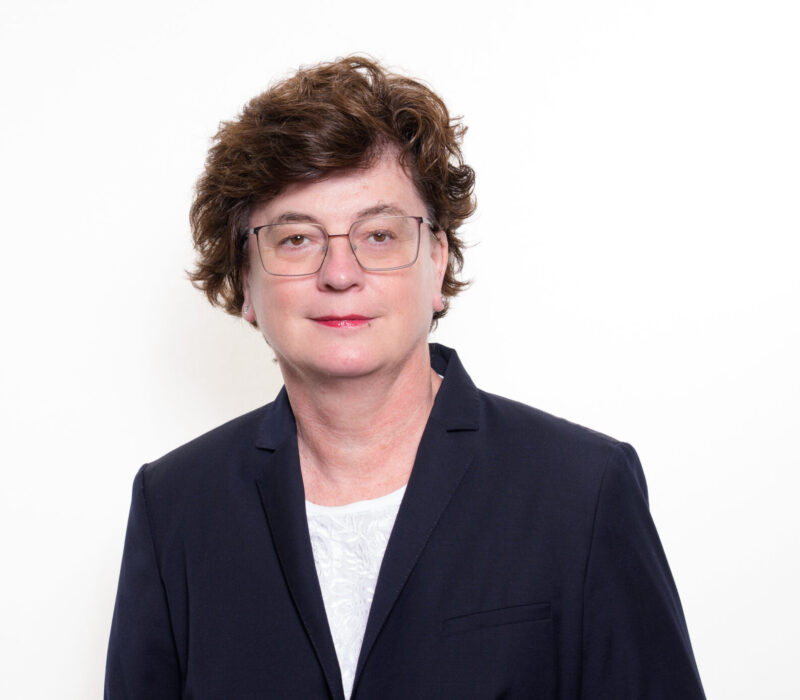 Portrait de Michèle Sierro, responsable communication Suisse romande chez Interpharma